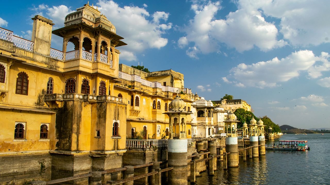1-bagore-ki-haveli-udaipur-rajasthan-attr-hero