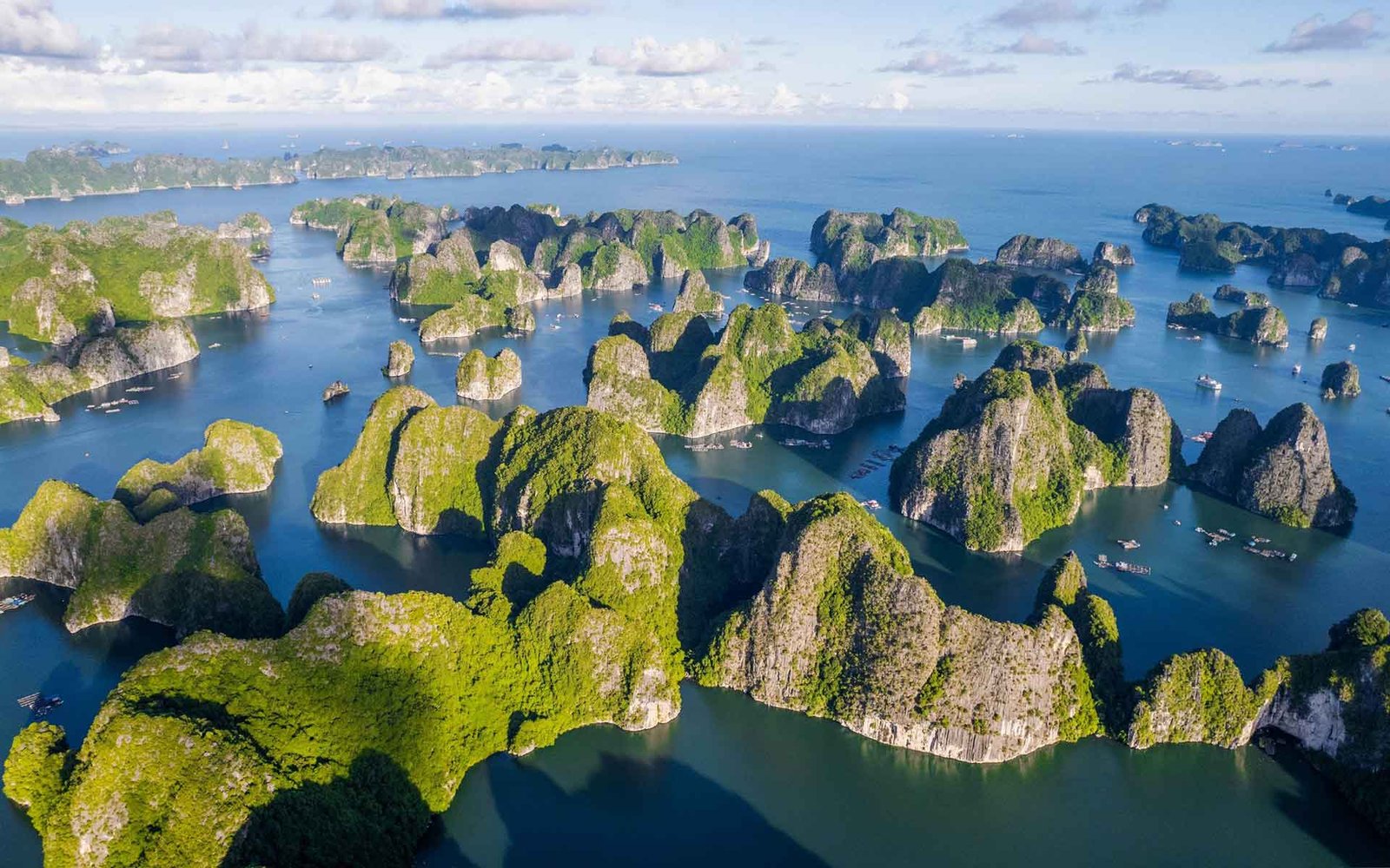 191-1-Ha-Long-Bay-Cat-Ba-Archipelago