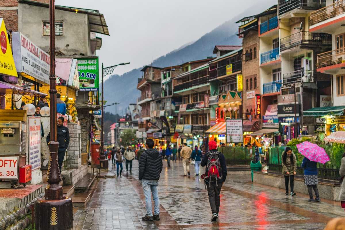 Mall_Road2C_Manali_20240611155922