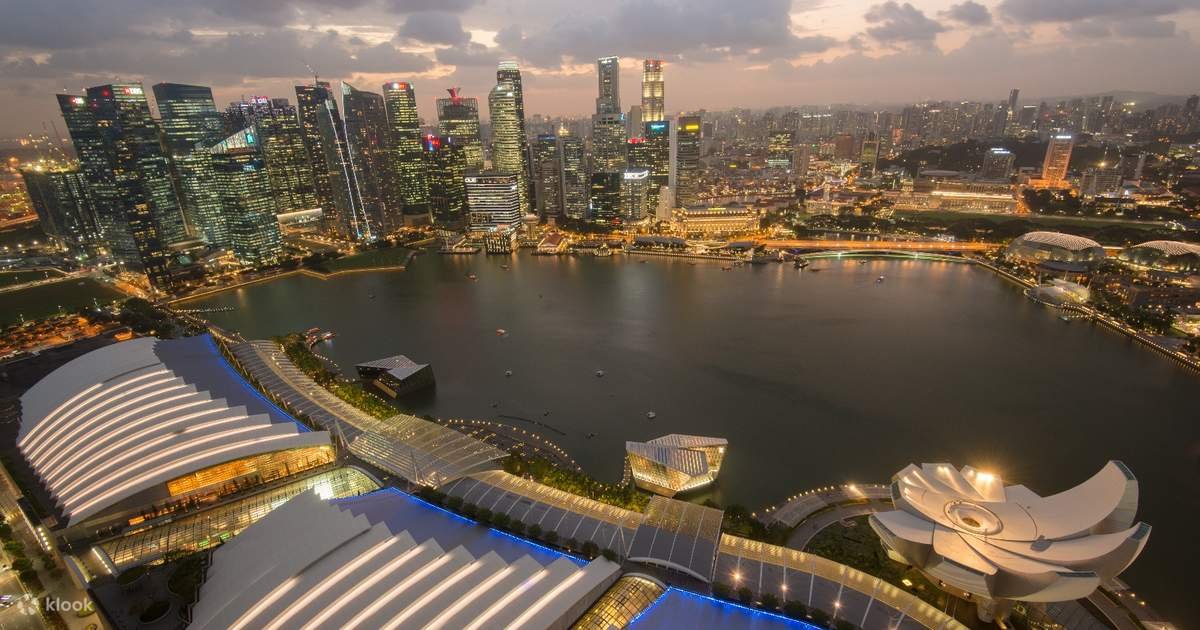 Marina Bay Sands Skypark Observation Deck in Singapore