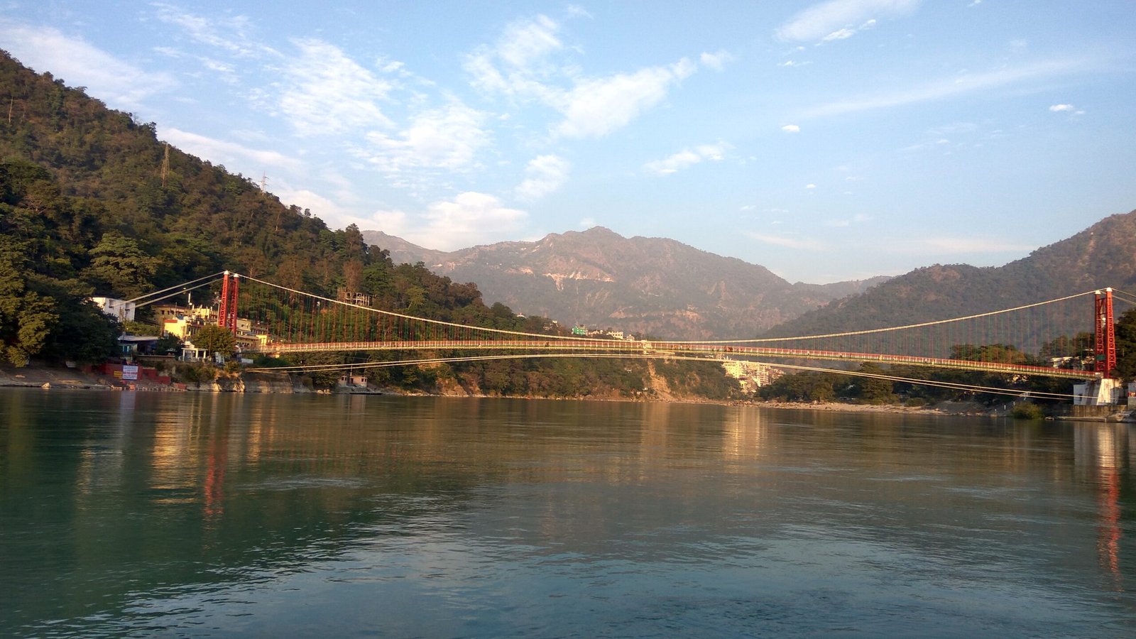 Rishikesh-Lakshman_Jhula_by_Kaustubh_Nayyar