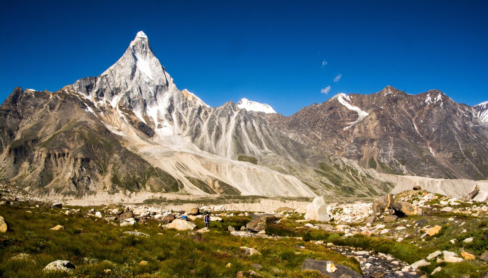 Shivling_from_Nandanvan,_Mountain_peaks_of_Himalayas_Uttarakhand_India