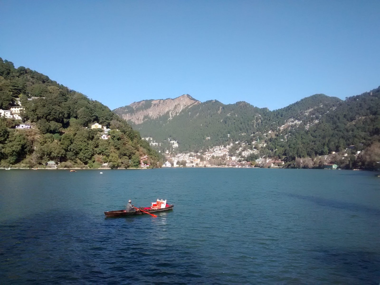 The_Boat_and_The_Lake