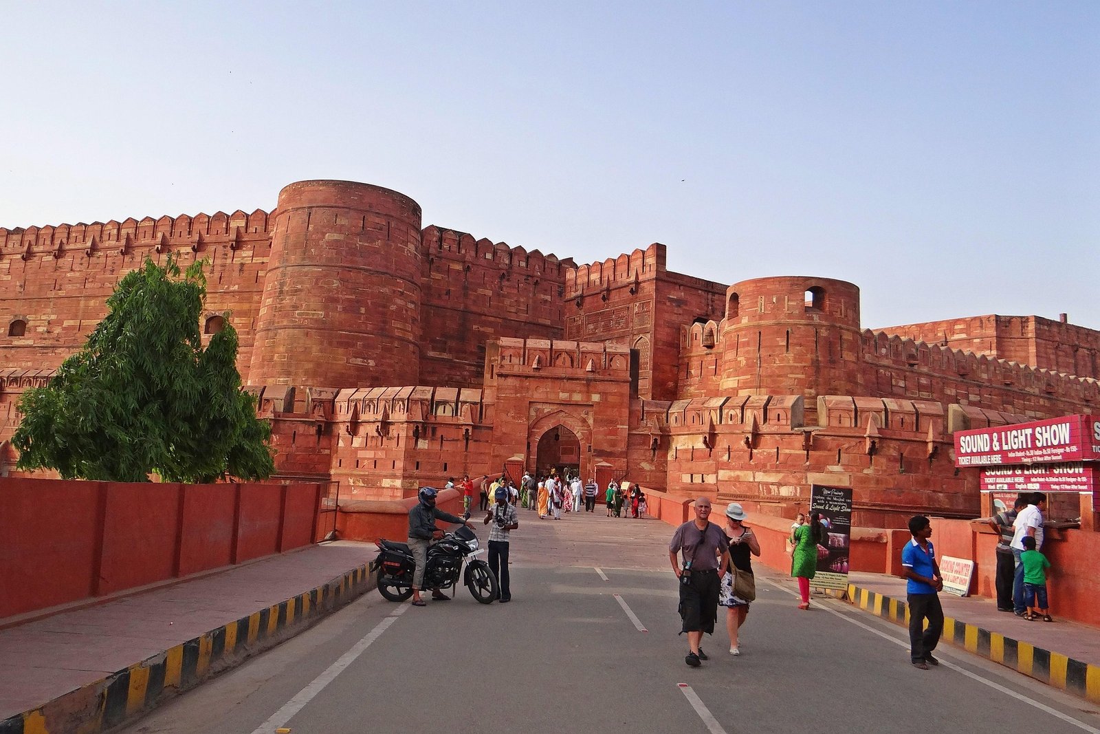 agra-fort-379667_1920