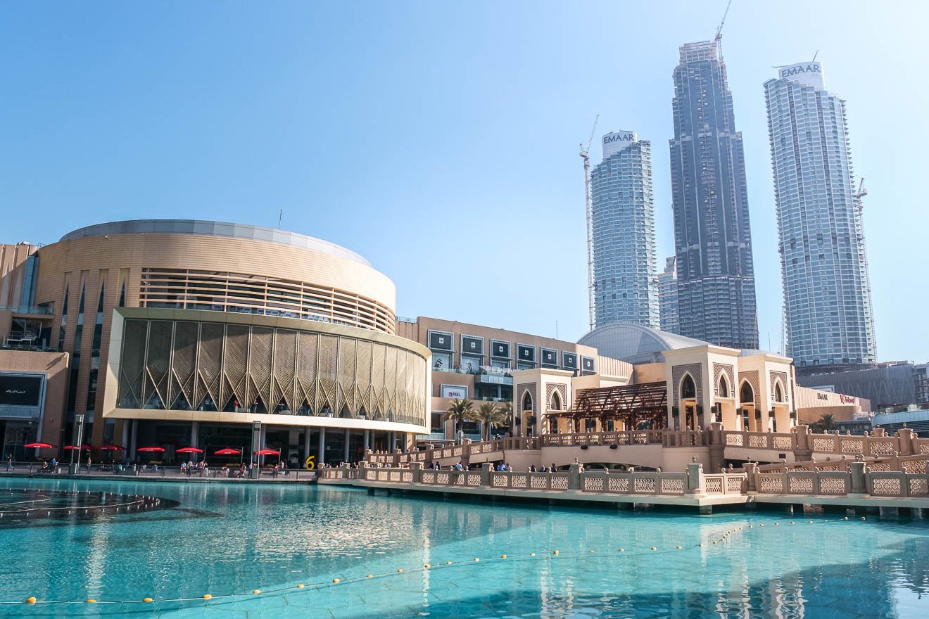 dubai-mall-lake