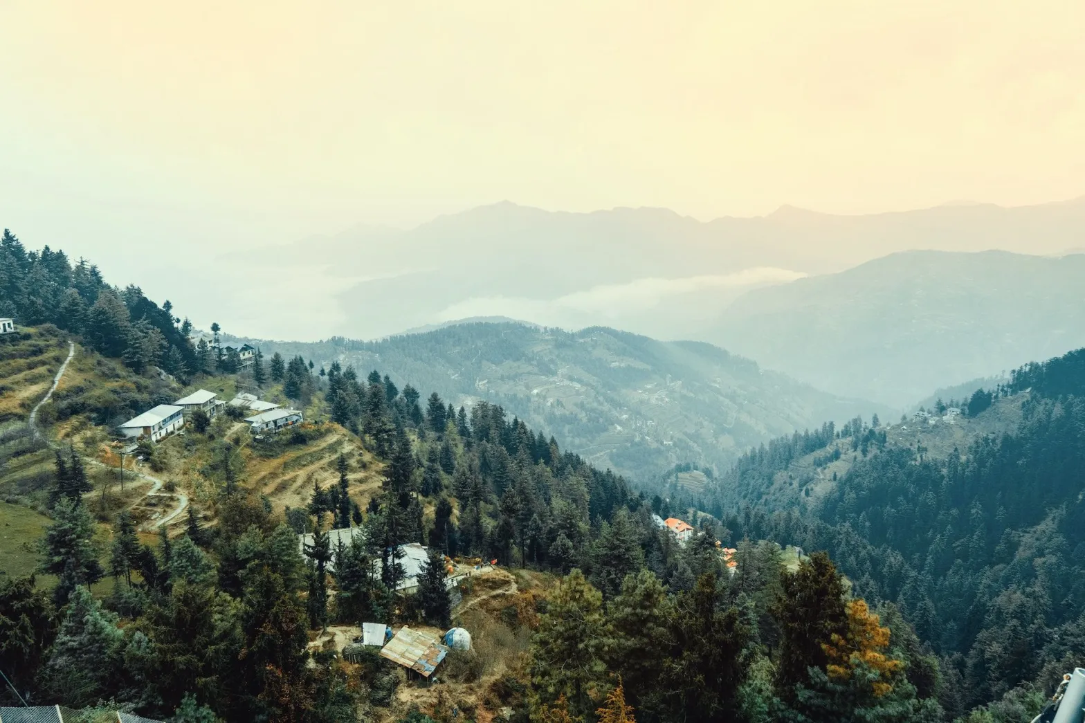 one-day-shimla-to-kufri-and-fagu-valley-sightseeing-tour-package-by-cab-private-cab-header-1568×1045