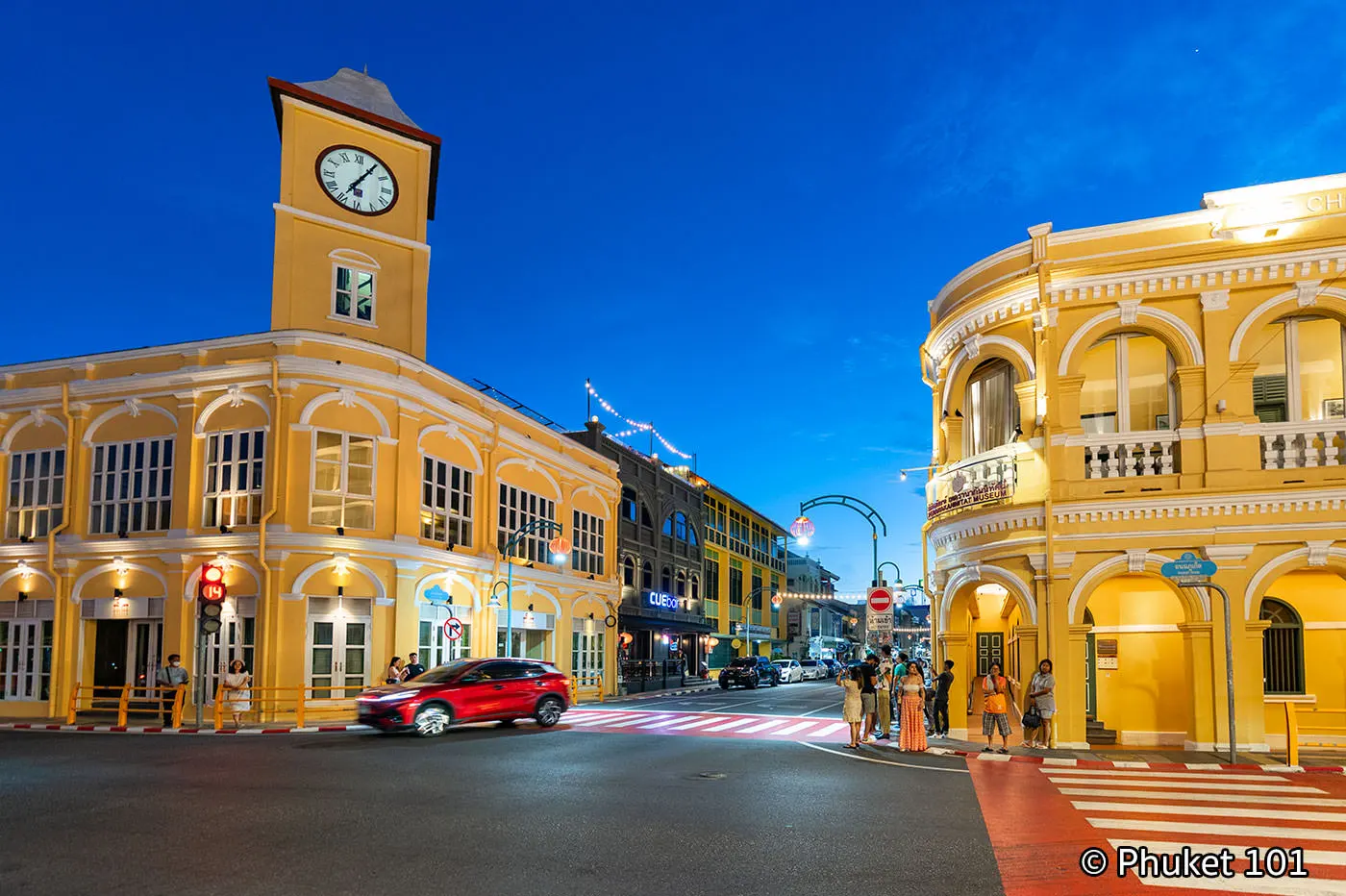 phuket-town-night-walk