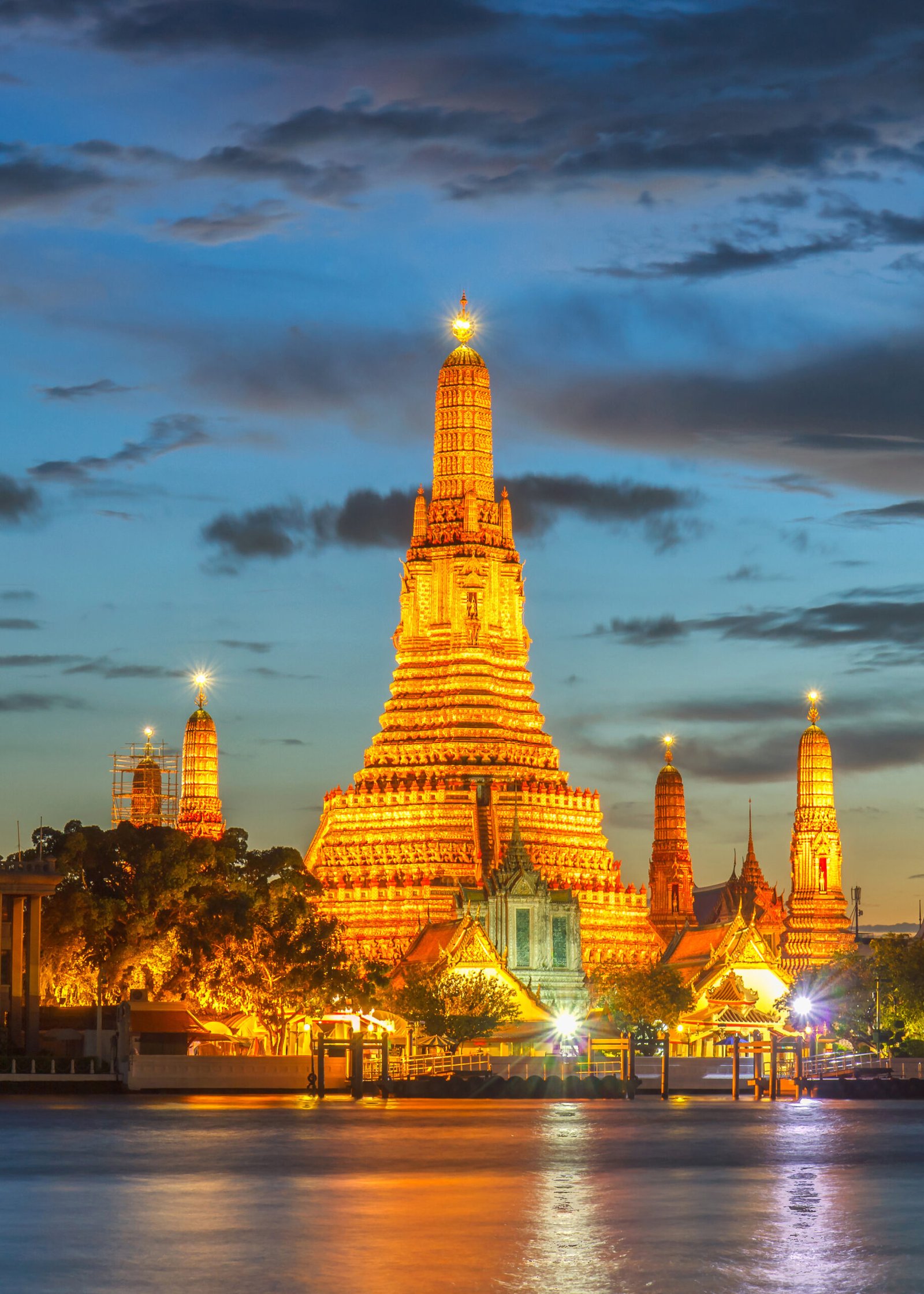 Wat Arun Buddhist religious places in twilight, Bangkok, Thailand.